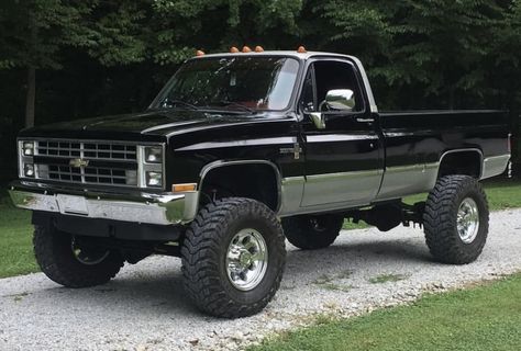 Jacked Up Square Body Chevy, 80s Square Body Chevy, 1978 Square Body Chevy, Chevy K10 4x4, Lifted Old Trucks, Black Square Body Chevy, 1980 Chevy Truck, K20 Chevy 4x4, 1975 Chevy Truck