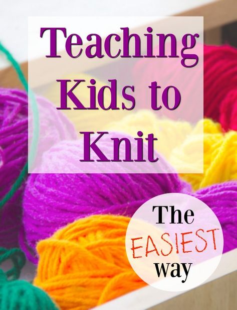 The easiest way to teach kids to knit - with videos! #sponsored #knitting #knit #knittingforbeginners #kidsknit #kidsactivities #HowWeeLearn #OakMeadow Teach Me How To Knit, Repeat Crafter Me Repeatcrafterme.com, Sewing Gifts For Kids, Knitting Kids, Knitting Terms, Learn To Knit, Knitting Diy, Easy Knitting Projects, Learn How To Knit