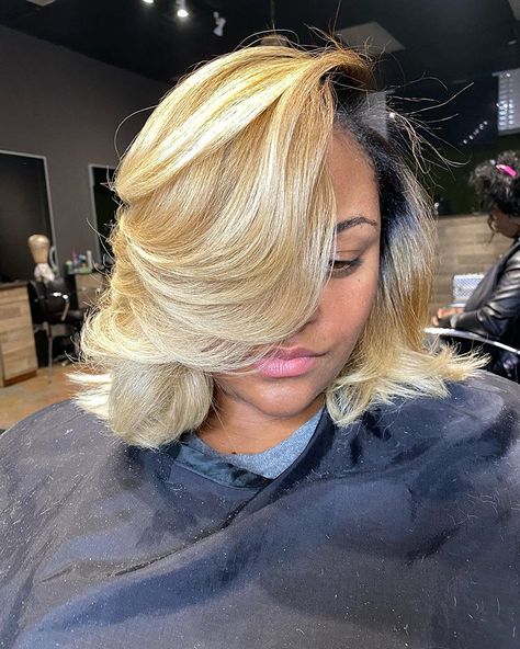 Dark Low Lights For Blonde Hair, Natural Hair Blowout, Hair Blowout, Straightening Natural Hair, Balayage Bob, Blonde Moments, Hair Color Options, Hair Color Unique, Honey Blonde Hair