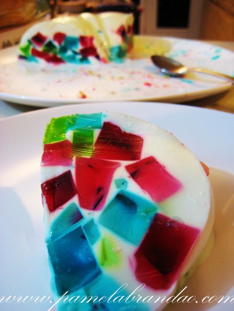 gelatina colorida Glass Jello, Condensed Milk Ice Cream, Easy Ice Cream Recipe, Milk Ice Cream, Ice Cream Ingredients, Easy Ice Cream, Jello Recipes, Ice Cream Treats, Make Ice Cream