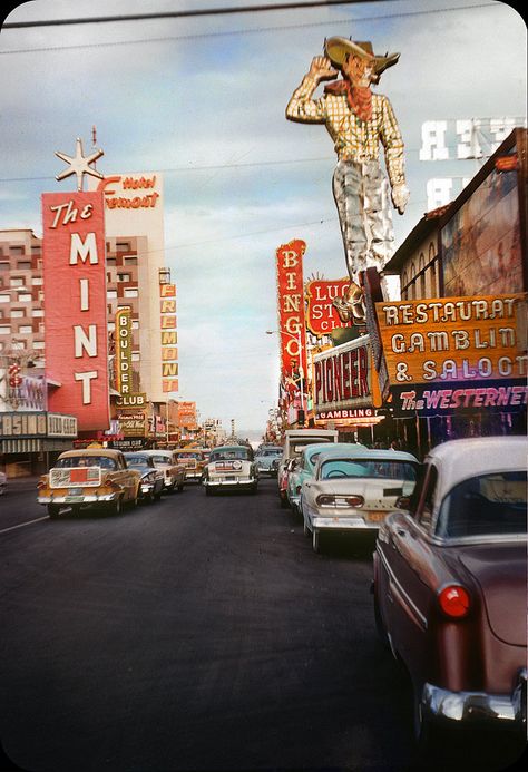 https://flic.kr/p/NKNKCX | Fremont Street, Las Vegas — 1958 | © Original 35mm Kodachrome Slide Transparency Western Vintage Aesthetic, Las Vegas Aesthetic, Fremont Street Las Vegas, Vegas Aesthetic, Old Vegas, Artsy Pictures, Retro Photography, Golden Days, 80s Aesthetic