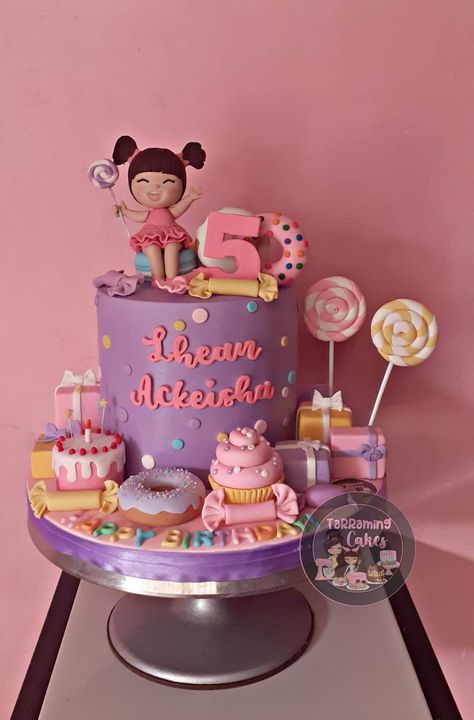 Candy Land Cake Ideas, Candy Cake Ideas, Candy Land Theme Cake, Candy Land Birthday Cake, Candyland Theme Cake, Candyland Birthday Cake, Candy Theme Cake, Kue Disney, Candy Land Cake