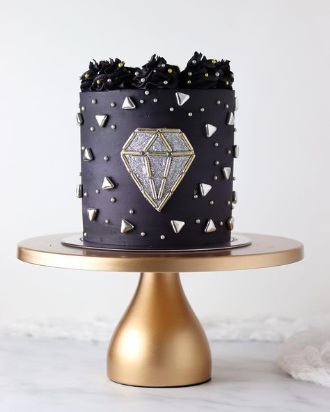 Sheri Wilson on Instagram: “Shine bright like a diamond 💎This cake is dedicated to all of you amazing women out there! Happy International Women’s Day! I am so honored…” Diamond Cake Ideas, Choc Drip Cake, Jewel Cake, Diamond Cake, Paris Cakes, Hand Painted Cakes, Baking Art, Food Shapes, Beautiful Birthday Cakes