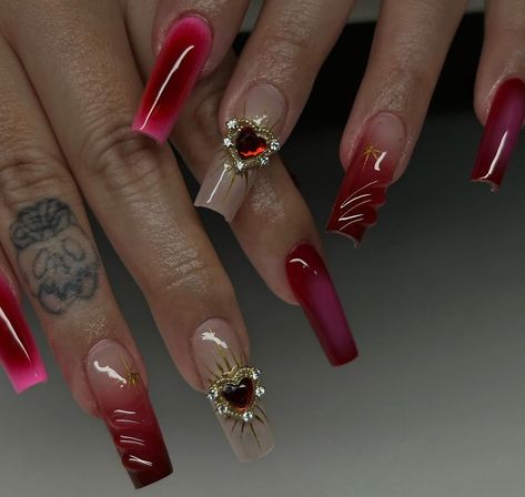 Nail Designs Aura, Purple And Red Nails, Pink Aura Nails, Boujee Nails, Vday Nails, Aura Nails, Gold Nail Designs, Gold Nail, Pink Aura