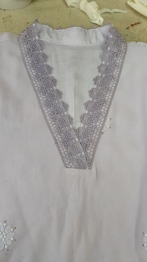 Kurti Neck Line Design, Broad Neck Kurti Design, Neck Line Design For Kurti, V Collar Neck Kurti, Lase Dress, V Collar Neck, V Neck Kurti Design, Neck Design With Lace, Collar Neck Design