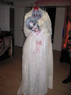 How To Make A Headless Marie Antoinette Halloween Costume Marie Antoinette Halloween Costume, Marie Antoinette Costume Halloween, Creepy Halloween Costumes, Halloween Coustumes, White Halloween, Halloween Men, Last Minute Halloween Costumes, Good Ideas, Halloween Makeup Looks