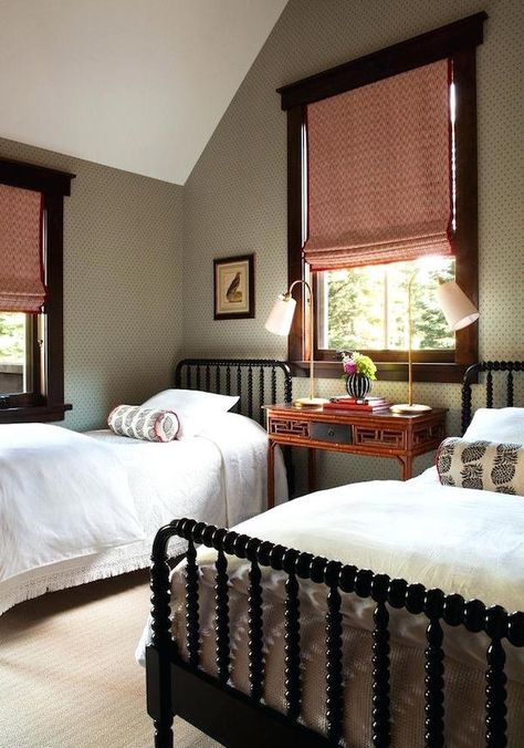 traditional - Jenny Lind style sophisticated twin beds - original source unknown Cottage Attic, Jenny Lind Twin Bed, Twin Beds Guest Room, Opal House, Traditional Bedroom Design, Jenny Lind, Bedroom Traditional, Two Twin Beds, Twin Beds