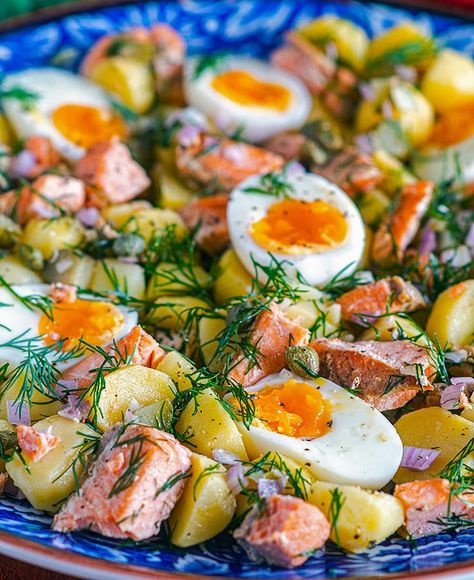 Potatoe Salad, Salmon Potato, Potato Salad Recipe, God Mat, Simply Delicious, Potatoe Salad Recipe, Simple Recipes, Hard Boiled, Pedro Pascal