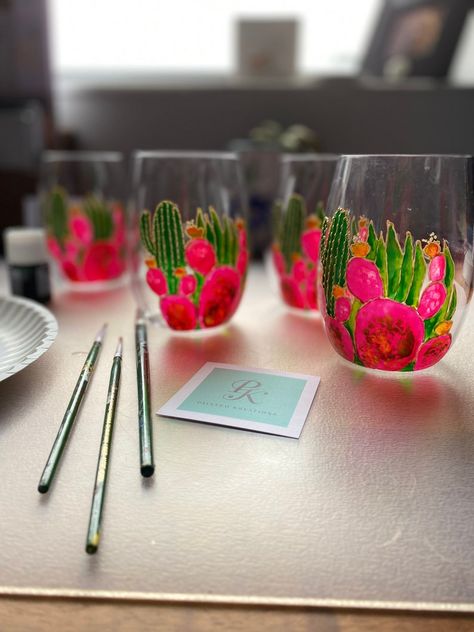 Wine Glass Painting Cactus, Hand Painted Stemless Wine Glasses, Wine Glass Painting, Prize Ideas, Stemless Champagne Flutes, Hand Painted Glasses, Christmas Glasses, Cactus Succulents, Hand Painted Wine Glasses