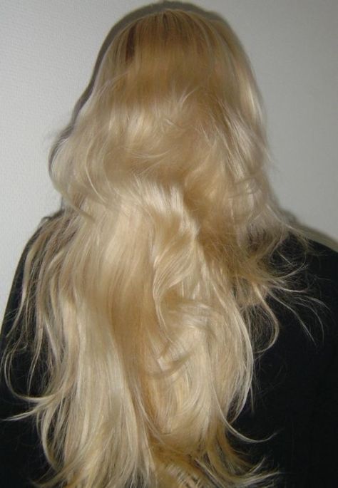 Long Blonde, Long Blonde Hair, White Hair, The Back, Blonde Hair, Blonde, Hairstyles, Wall, Hair