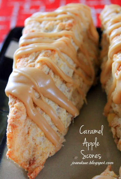 Jo and Sue: Caramel Apple Scones Dessert Scones, Sweet Scones, Breakfast Scones, Apple Scones, Baking Scones, Hp Sauce, Scone Recipes, Caramel Recipe, Scones Recipe Easy