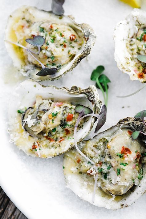 This tasty Grilled Oysters Recipe cooks in minutes over an open fire, simmering in a delicious herb beer butter. Recipes For Tuna Steaks, Recipes For Tuna, Beer Butter, Crab Legs On The Grill, Grilling Seafood, Grilled Clams, Grilled Crab, Grilled Seafood Recipes, Grilled Oysters