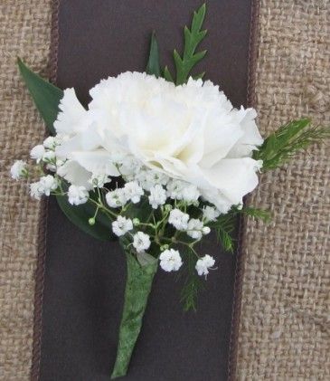 White Carnation Boutonniere, Carnation Buttonhole, Babies Breath Boutonniere, White Carnation Bouquet, Carnation Boutonniere, Carnation Wedding, Small Wedding Bouquets, Carnation Bouquet, Boutonnieres Prom