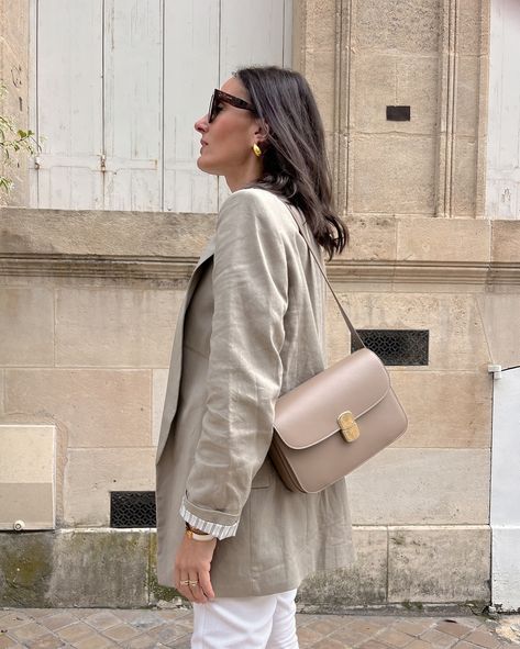 Neutrals #outfitoftheday Tenue simple mais efficace pour le vide dressing de ce matin Que pensez-vous de ce look? Blazer #zara T-shirt par @americanvintage_officiel Jean @sezane Sac @sezane Ballerines #chanel Blazer Zara, Le Vide, Zara T Shirt, Fall Winter Outfits, Ox, Winter Outfits, Lily, Fall Winter, Chanel