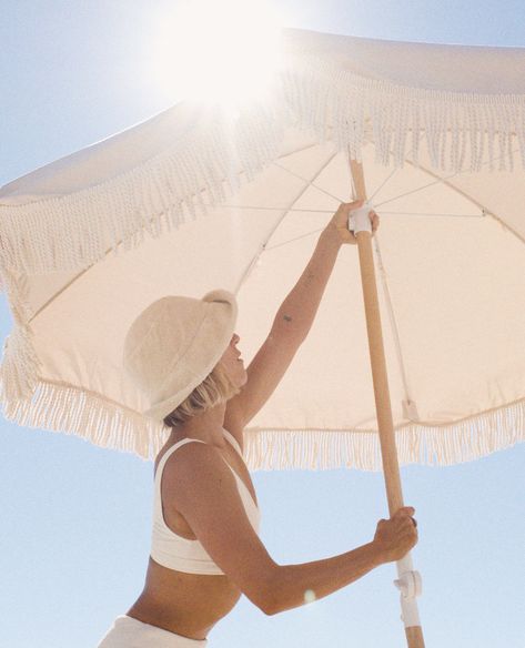 Setting up in the sunshine 🌞 Umbrella Photoshoot, Cute Umbrella, Sea Siren, Beach Shoot, Beach Umbrella, Lifestyle Inspiration, On Beach, The Sunshine, Four Seasons