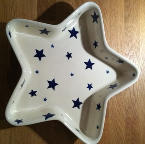 Emma Bridgewater Starry Skies Star Shaped Baker Cute Star Shaped Things, Star Shaped Things, Star Items, Minimalist Tattoo Ideas, Tanah Liat, Keramik Design, Emma Bridgewater, Blue Stars, Academia Aesthetic