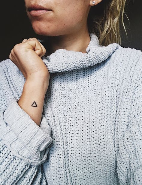 tiny triangle tattoo Triangle Heart Tattoo, Simple Triangle Tattoo, Small Triangle Tattoo, Snake Tatoos, Besties Tattoos, Bday Tattoo, Tattoo Triangle, Tattoos Minimal, Tattoo 2022