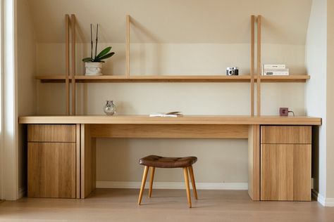 Multifunctional Desk, Japandi Interiors, Home Interior Accessories, Living Room Transformation, Japandi Living, Study Room Design, Furniture Design Wooden, Bedroom Desk, Built In Furniture