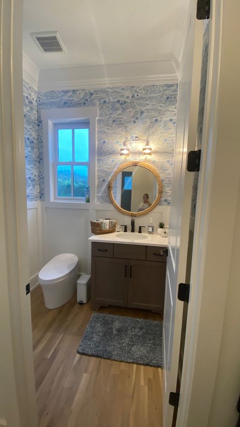 Preppy Beach Bathroom, Beach House Bathroom Aesthetic, Coastal Apartment Bathroom, Beachy Bathroom Aesthetic, Coastal Grandaughter Bathroom, Costal Granddaughter Bathroom, Coastal Guest Bathroom Ideas, Blue And White Small Bathroom, Costal Apartments Aesthetic