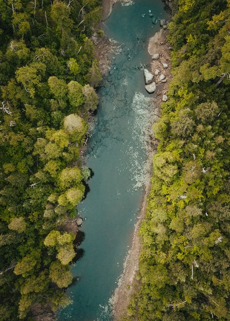 Top view photo of river between pine trees photo – Free United states Image on Unsplash River Top View, Tettegouche State Park, River Pictures, Aerial Photography Drone, Mountain Lakes, Aerial Drone, Adobe Lightroom Presets, Drone Photos, Coastal Landscape