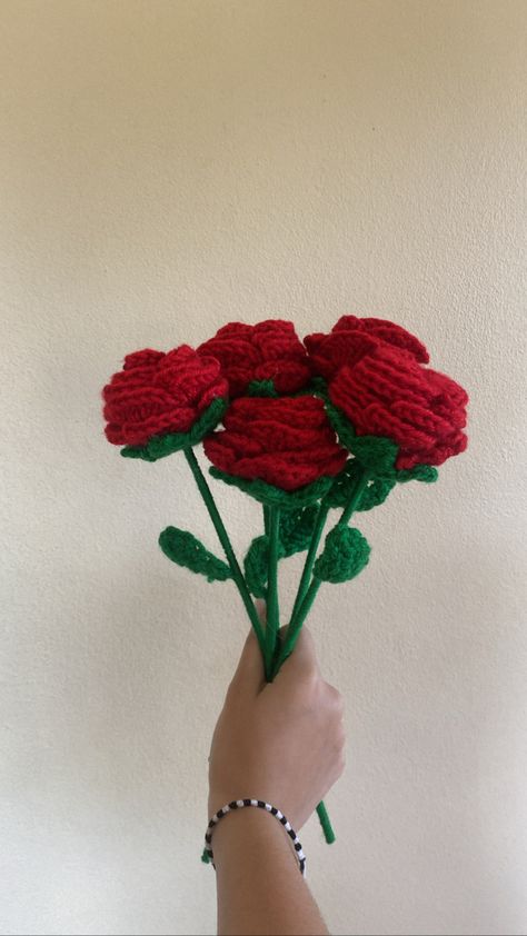 Cute Things To Crochet For Valentine’s Day, Crochet Gift Ideas For Girlfriend, Valentines Day Inspo Gift Ideas, Crochet Valentines Gift Ideas, Diy Crochet For Boyfriend, Crochet Valentines Gifts For Him, Crochet Gift For Girlfriend, Crochet Valentines Ideas For Men, Galentines Gifts Crochet