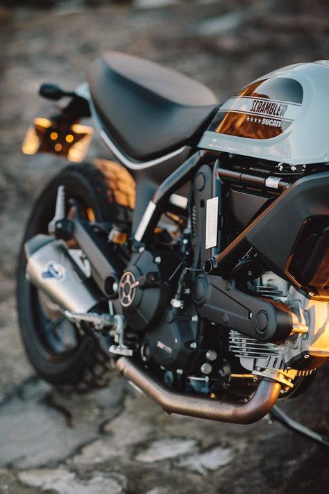 Ducati Scrambler Sixty2, Scrambler Sixty2, Motos Scrambler, Ducati Scrambler, Full Throttle, Classic Bikes, Cafe Racers, Custom Bikes, Ducati