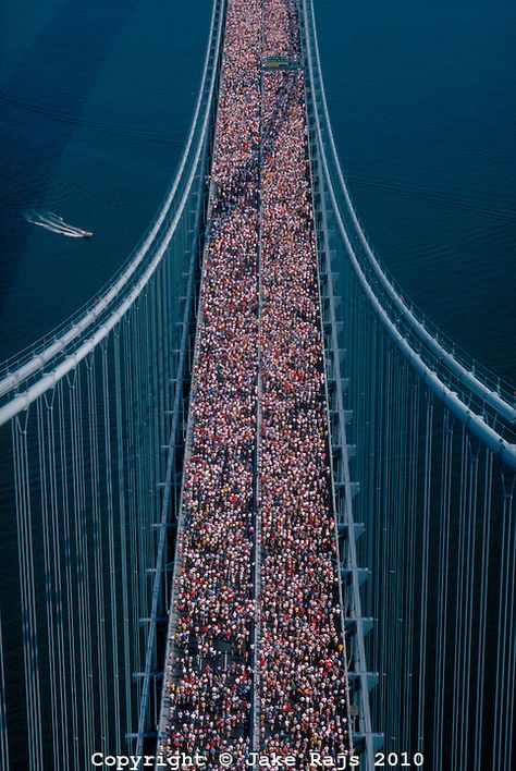 New York Marathon,Verrazano-Narrows Bridge Marathon Running Motivation, Ny Marathon, Marathon Tattoo, Verrazano Bridge, Marathon Training Plan Beginner, Marathon Medal Display, Marathon Quotes, Marathon Photo, Marathon Inspiration