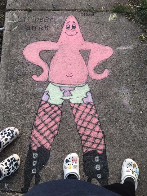 Spongebob Chalk Art, Chalk Art Patrick Star, Spongebob Chalk Art Easy, Funny Chalk Art, Chalk Spongebob, High Patrick Star Painting, Patrick Star Painting, Easy Chalk Drawings, Trippy Spongebob Painting Canvases