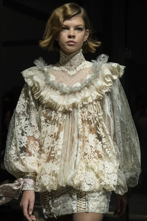 Zimmermann Fall 2019 Fashion Show Details | The Impression Victorian Inspired Fashion, Bodo, Vogue Fashion, Fashion Over 50, Historical Fashion, Runway Looks, Fashion Sketches, New York Fashion Week, Couture Fashion