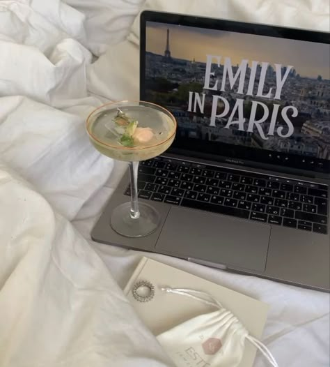 Emily In Paris Aesthetic, Netflix Chill, Trending Aesthetic, Paris Vibes, Paris Inspired, Paris Aesthetic, Emily In Paris, Graphic Wallpaper, Netflix And Chill