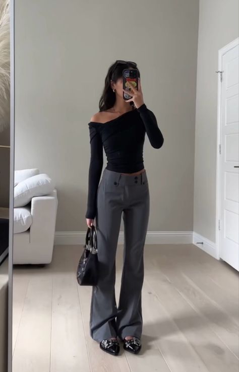 @hope.cee Cute Professional Outfits, Smart Casual Women, Smart Casual Work Outfit, Smart Casual Outfit, Fashion Mistakes, Outfit Inspo Fall, Professional Outfits, Basic Outfits, College Outfits