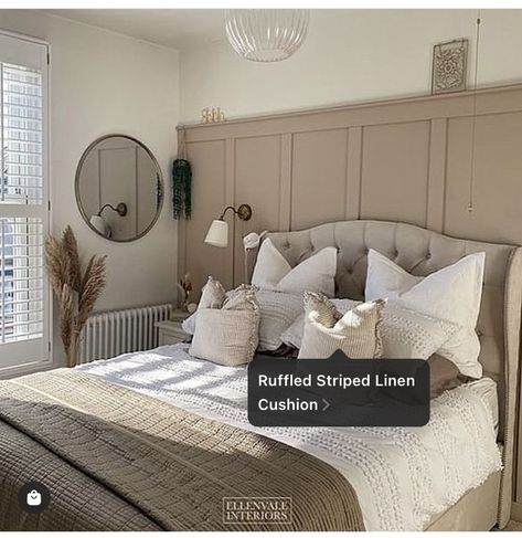 Hessian Bedroom Ideas, Bedroom Colour Schemes Green, Cream Bedroom Decor, 80s Bedroom Decor, Bedroom Inspiration Grey, Parents Bedroom, Feature Wall Bedroom, Luxury Bedroom Design, Bedroom Panel