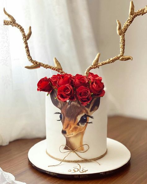 Deer Cake, Deer Cakes, Christmas Themed Cake, Banana Dessert Recipes, Banana Dessert, Magic Cake, Fashion Cakes, Pretty Birthday Cakes, Baby Cake