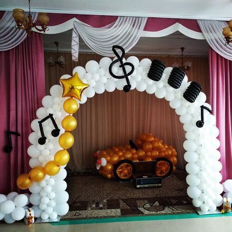 Music Balloon Garland, Music Balloon Arch, Music Balloons, Music Centerpieces, Baby Shower Balloon Arch, Rock Star Party, Music Birthday, Balloon Sculptures, Balloon Backdrop