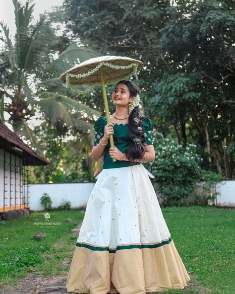 Onam Outfits Ideas Skirt And Top, Traditional Skirt And Top Kerala, Settum Mundum, Kerala Skirt And Top, Kasavu Skirt And Top, Onam Photography, Kerala Style Skirt And Top, Traditional Skirt And Top, Kerala Traditional Dress