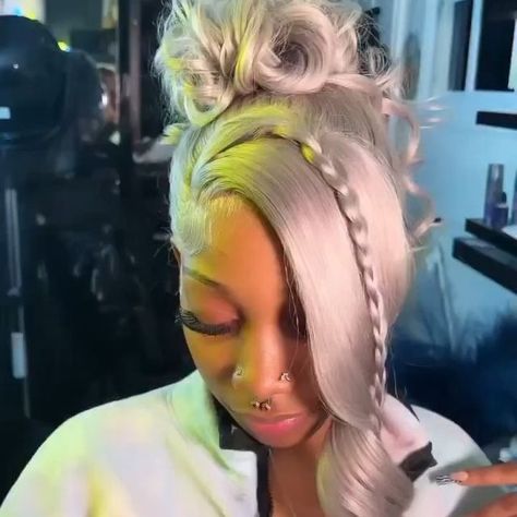 Fleeky 100% human hair on Instagram: "This cute aff 🔥😍😍 Love the pinup😍 Follow @fleekyhaircompany for more hair styles! visit website:https://www.fleekyhair.com ❤️niannasimonee x withnlove🔥 #updo #pinup #greyhair #orangehair #blondewig #613hair #atlbraids #atlantahairstylist #hdlacewig #hairinspo #lacefrontalsewin #naturalsewin #quickweave #closuresewin #lacefrontalwig #laceclosuresewin #atlweaves #atlfrontals #hairstylist #lacewigs #atlantaweaves #lacefrontalsewin #wigtutorial #closureinstall #frontalinstall #wiginstall #blackgirlmagic #blackgirl #blackgirls #haircolour" Prom Wig Styles, Prom 2k24, Bday Hair, Prom Styles, Sew In Wig, Blonde Updo, High Ponytail Hairstyles, Lace Fronts, Wig Install