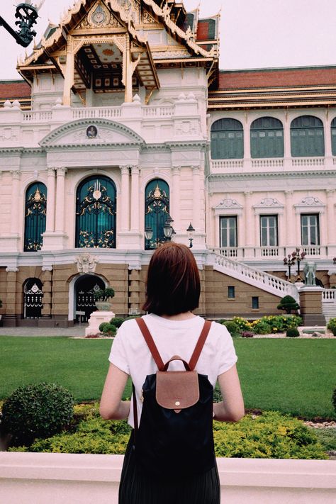 #longchamp #longchampbackpack #grandpalacethailand #thailand #bangkok #temple Longchamp Le Pliage Backpack Outfit, Longchamp Backpack Outfit Style, Le Pliage Backpack Outfit, Longchamp Backpack Outfit, Bangkok Tourist, Longchamp Outfit, Longchamp Backpack, Bangkok Shopping, Backpack Outfit