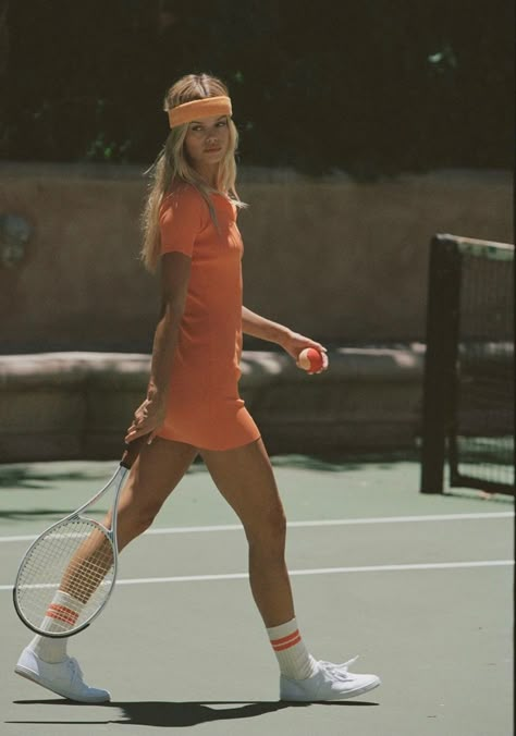 Tennis Fashion Editorial, Tennis Girl Aesthetic, Mode Tennis, Tennis Court Photoshoot, Country Club Aesthetic, Tennis Photoshoot, Tennis Photography, Martina Navratilova, Tennis Photos