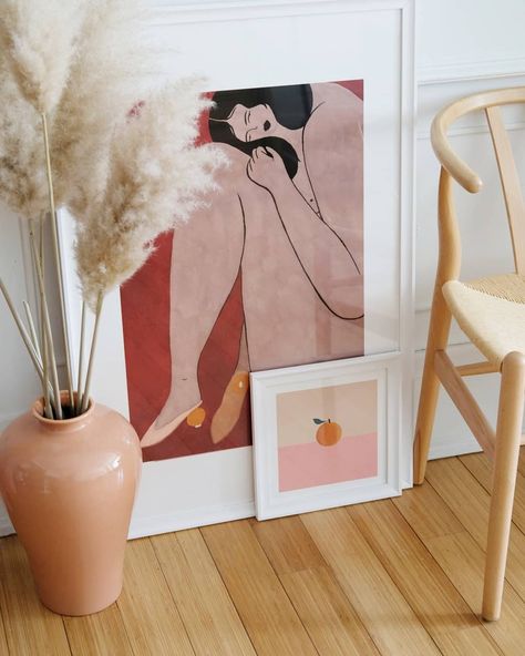 If you love feminine decor, then you will surely be looking for the best feminine art works and pieces for your home! Feminine decorating is usually marked by its pink and white hues and use of floral motifs, as well as fashion and female figures.