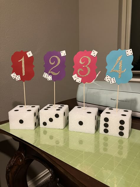 Bunco Box Ideas, Bunko Gift Ideas, Bunco Birthday Party Ideas, Bunco Fundraiser Ideas, Bunko Party Ideas, Bunco Night Themes, Bunco Dinner Ideas, Bingo Night Decorations, Bingo Party Food