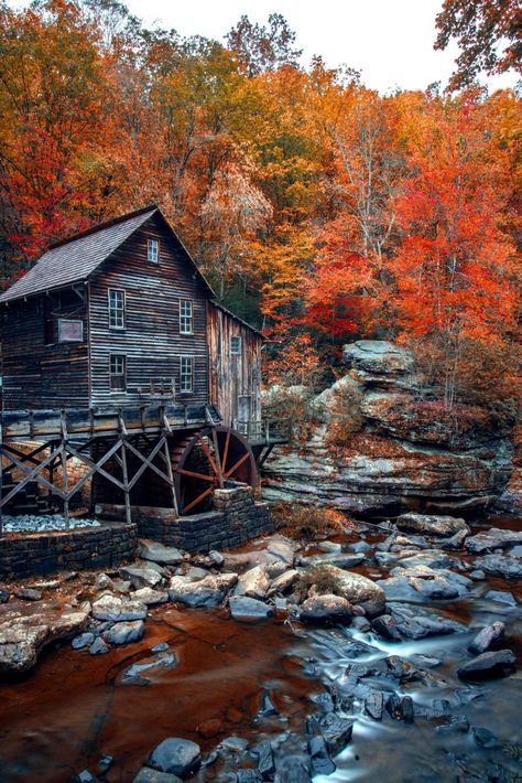 Fall colors in West Virginia Glade Creek Grist Mill, Son Bahar, Usa Culture, Usa Nature, Virginia Fall, Usa Photography, Usa Girl, Lost River, New River Gorge