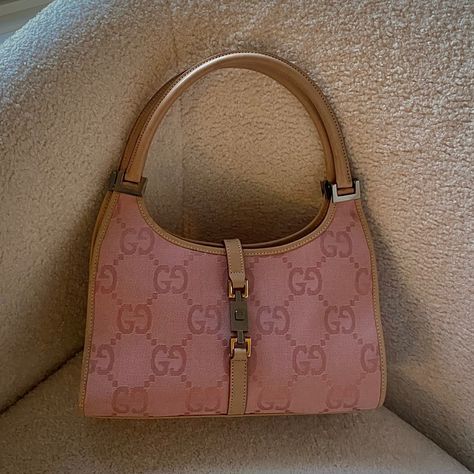 Gucci Pink Bag, Gucci Bag Vintage, Purses Aesthetic, Pink Gucci Bag, Designer Wishlist, Vintage Gucci Purse, Vintage Gucci Bag, Purse Aesthetic, Aesthetic Designer