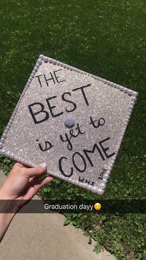 Graduation Cap Designs Middle School, Simple Graduation Cap Designs, Esthetician Graduation Cap, Sparkly Graduation Cap, Bts Graduation Cap Ideas, High School Grad Cap Ideas, Graduation Cap Designs Aesthetic, Girly Graduation Cap, Esthetician Graduation