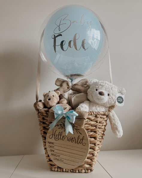 Baby Gift Basket💙🧸. . . . . . #baby #newborn #babygift #babygifts #babygiftbasket #decorballoons #balloongift #balloondecoration #basketgift #orlandoflorida #giftsforbaby #itsaboy #balloonbouquet #diygiftideas #babygiftsideas Baby Basket Gift Ideas, Newborn Baby Basket, Newborn Baby Gift Basket, Gifts For Newborn Babies, Bubble Gifts, Baby Cadeau, Nursery Crochet, Baby Shower Hamper, Wooden Baby Teether