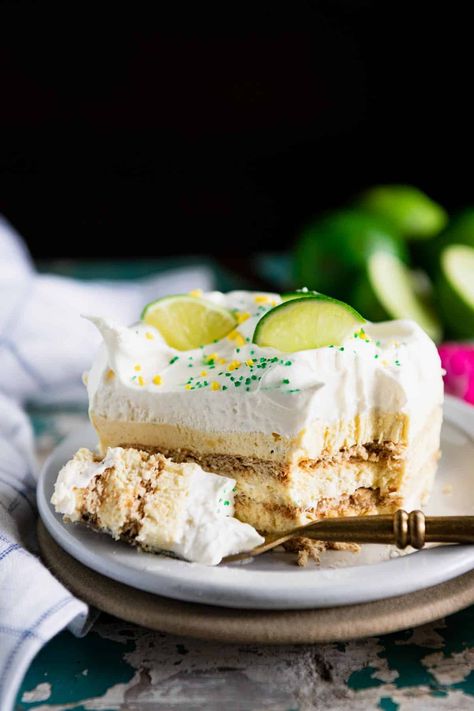 Light, refreshing, and full of cool, creamy, citrus flavor, this key lime icebox cake is the perfect easy, no-bake dessert for summer! No Bake Key Lime Icebox Cake, Lime Icebox Cake, Key Lime Icebox Cake, Key Lime No Bake, Pudding And Cool Whip, Pudding Cake Mix, Dessert For Summer, Ice Box Cake, Key Lime Cake