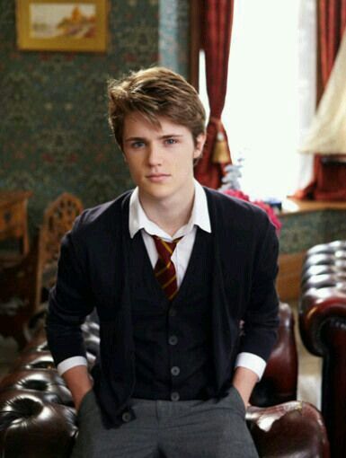 Eugene Simon Jerome Clarke, Eugene Simon, House Of Anubis, Harry Potter Universal Studios, Preppy Boys, Sam & Cat, Spongebob Squarepants, Mutant Ninja, Teenage Mutant