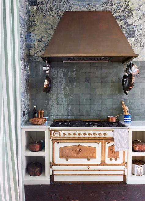 Italian Kitchen Ideas, Castle Kitchen, Officine Gullo, Castle Kitchens, Whimsical Kitchen, Green Backsplash, House Of Hackney, The English Kitchen, Cooking Range