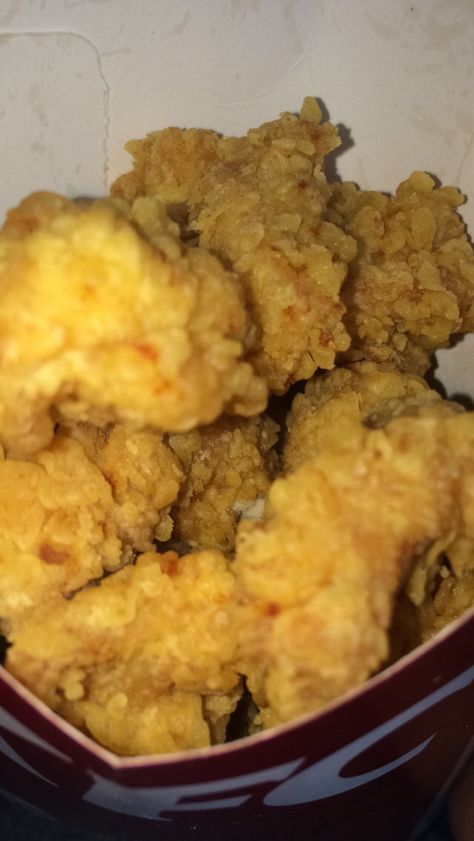 Kfc Popcorn Chicken, Chicken Popcorn, Story Snapchat, Kfc Chicken, College Motivation, Drink Aesthetic, Food Aesthetics, Popcorn Chicken, Taste And See