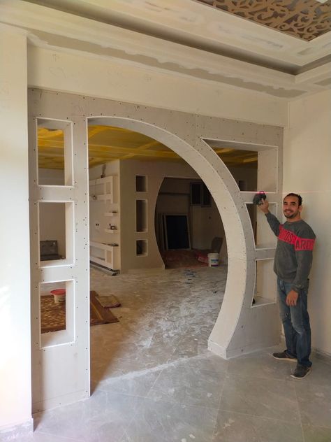 Hall Arch Design House Modern, Modern Arch Designs For Hall, Rigips Ideas, Arch Design Living Room Modern, Hall Arch Design House, Arch Design Living Room With Cement, Room Arch Design, Simple Arch Design For Hall, Cement Arch Design