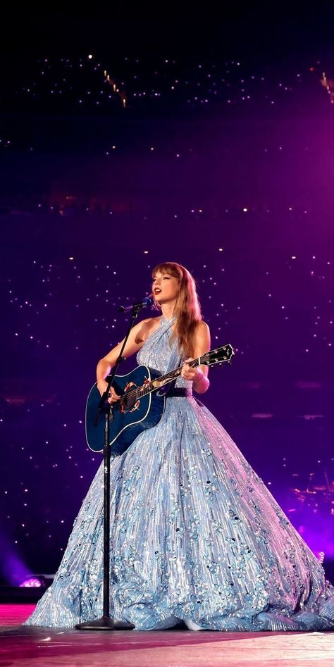 Taylor Swfit, Taylor Swift Fotos, Taylor Swift Images, Swift Outfits, Photos Of Taylor Swift, Taylor Swift Fan Club, Swift Wallpaper, Taylor Swift Tour Outfits, Taylor Swift Speak Now